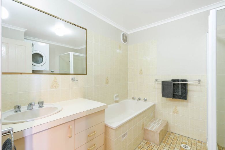 Panoramic Townhouses Standard Bathroom